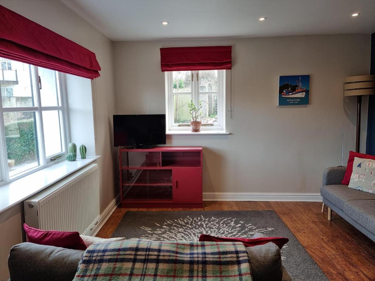 Laston Mews 伊尔弗勒科姆 外观 照片